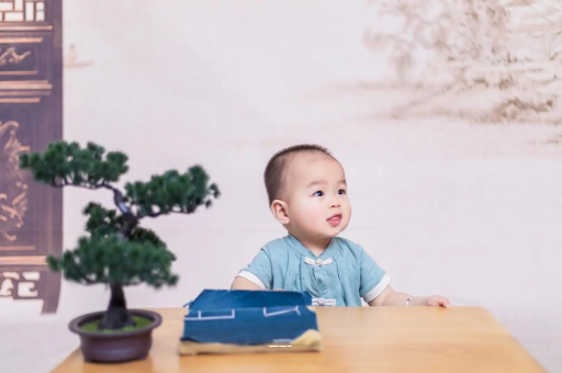 许昌怀孕肚子中间凹两边凸